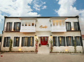 Alachi Hotel