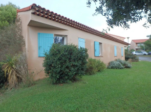 House With 2 Bedrooms in Martigues, With Pool Access, Enclosed Garden