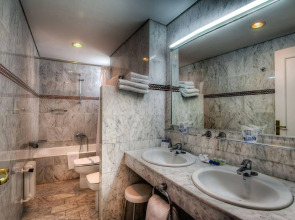 Hotel Puertobahia & Spa