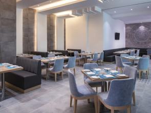 Отель Four Points by Sheraton Sharjah