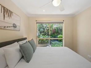 Spacious 4-bed Family Retreat With Pool