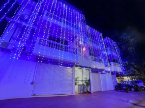 OYO 28305 Sunset Holiday Homes