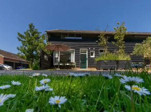 Cozy 4-person Stay at Rustenpolder