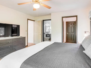 4 Mi to Massanutten Resort: Family Home w/ Views!