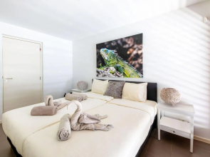 Spacious Villa Near Beach