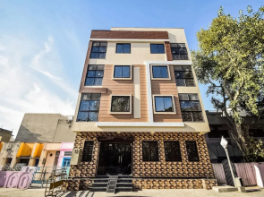 OYO 30911 Eleven 43 Suites