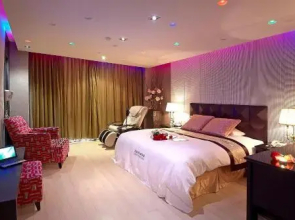 Zhi Baishan Motel
