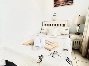 Lovely 2 bedroom duplex apartment (self-catering)