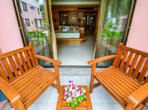 Seaview Patong Hotel