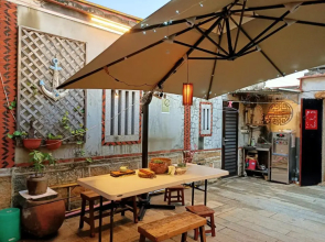 Relaxing INN Backpackers Warehouse