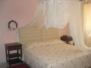 Nami Hotel & Suites