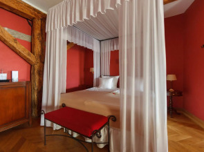 The Three Sisters Hotel