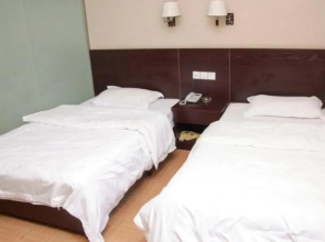 Yichang Jungang Business Hotel