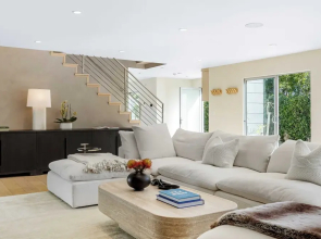 Luxury Hollywood Hills Home With Pool, Outdoor Dining & Iconic Views Skyline Chalet