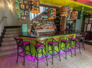 Catalina Hotel & Beach Club