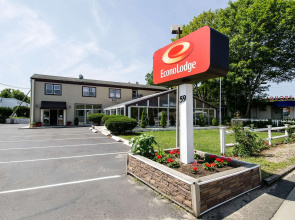 Econo Lodge West Yarmouth on Cape Cod