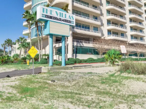 Beachside Biloxi Club Condo: Balcony w/ Ocean View