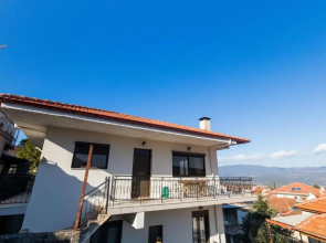 Raise Amfikleia Mountain House