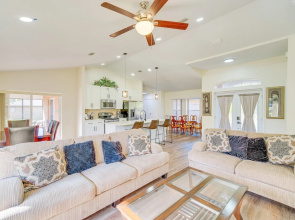 Sunny Palm Bay Home w/ Screened Porch Near Beaches