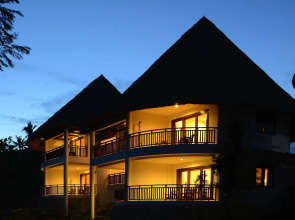 Amun Ini Beach Resort & Spa