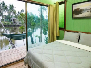 Tree House Cottages