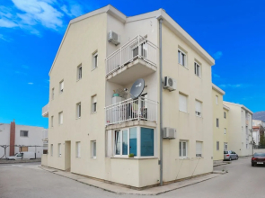 Modern Apartment in Kaštel Lukšic With Sea Nearby