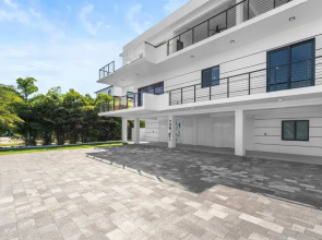 Ocean Muse Lux Waterfront Escape Pool Dock