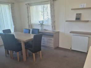 Sea Breeze Villa Near to Newquay Sleeping 6 Guests