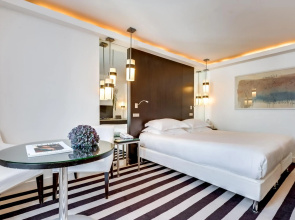 Hotel Le A