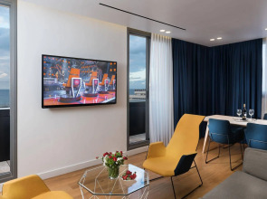 Sea Side by Zvieli Hotels