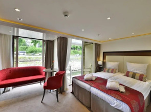 Fair Cruise Fisrt Class Hotelship Dusseldorf