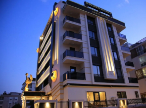 Golden World Suite Hotel