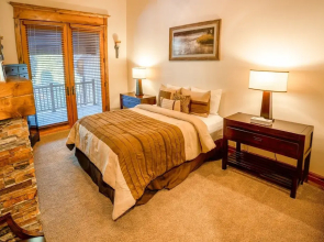 9201 - Silver Aspen - Five Bedroom + Loft Luxury Townhome 4 Hotel Room