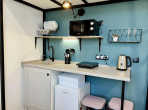 Диван и чемодан на магистрали Вокзальной