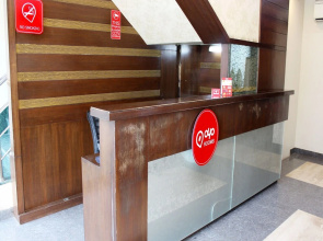 OYO 1884 Hotel Heera Continental