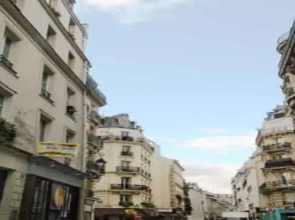 Large Marais Studio (321)