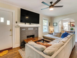 7 Mi to Dtwn Atlanta: Family Home w/ Large Yard!