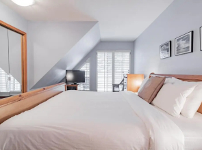 Sunpath by Outpost