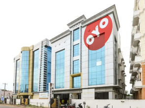 OYO Flagship 559 Velachery Railway Station