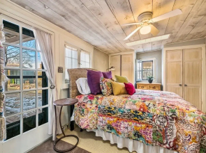 Casa Lola - Gorgeous Light-filled Home, Walk to The Plaza and The Railyard