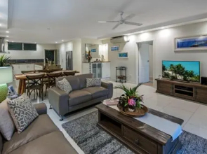 Superior Poinciana 011 on Hamilton Island