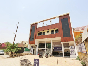 OYO 37381 Hotel The Elite Inn
