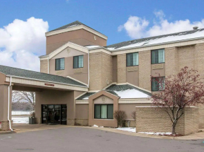 Baymont by Wyndham Flat Rock Hotel