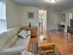 Cozy Apt by ITS 85 Trail, ½ Mi to Lake Wassookeag!