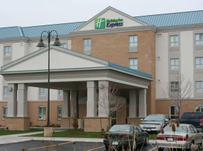 Holiday Inn Express and Suites Kincardine