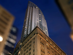 One King West Hotel & Residence