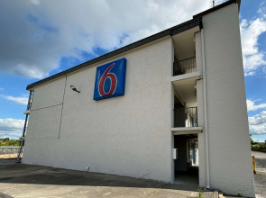 Motel 6 Richmond, KY – EKU Campus Area