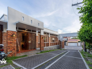 ZEN Rooms Casa Lorenzo Legazpi