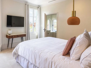 Luxurious Villa With Heated Pool 5br/10p - Cannes