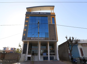 OYO Flagship 29364 Deepak Hotel And Restaurant